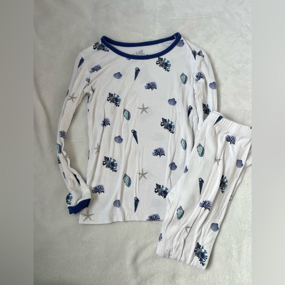 Kyte Baby // Bamboo Sea Shell Royal Blue and White Long Sleeve Pajama Set